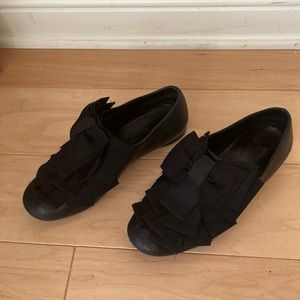 Chie Mihara ribboned black flats
